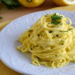 Ricette con gli agrumi: Tagliolini al limone e prezzemolo e pollo all’arancia